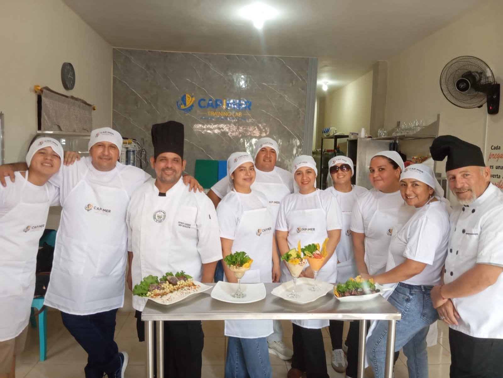 Capacitación práctica de gastronomía en CAPIMER Training Lab
